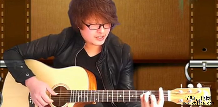 和弦轉(zhuǎn)換與橫按分解教學(xué)(新手必